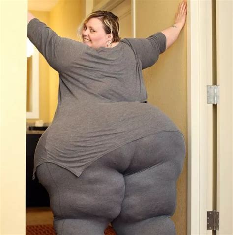Meet The 35 Stone Woman With Eight Foot Hips Whos Making A Fortune Flaunting Her Curves Online