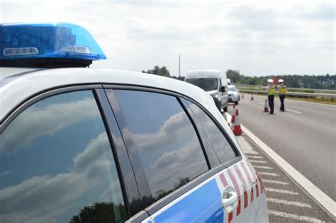 Kilométernél is, ahol félpályás útlezárás van. Baleset az M7-esen, lezárták a sztrádát Tárnoknál ...