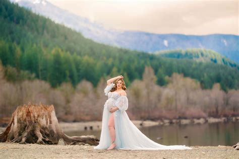 Sioned Abuan Photography Luxury Seattle Maternity Photos