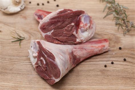 Many people do not want to add lamb meat in their diet, but they should know that it has many health benefits. Hygienic lamb meat can ensure sound public health: experts ...