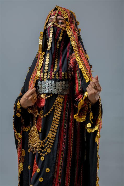 This Is The History Behind Saudi Arabia S Bedouin Fashion