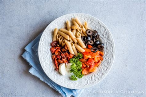 Quick And Easy Roasted Bell Pepper Black Olive Pasta Salad