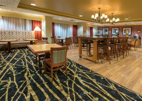 Kuzey carolina bölgesindeki charlotte'ta yer alan the right side duplex, bir balkona sahiptir. Hampton Inn Charlotte/Matthews, Matthews, NC Jobs ...
