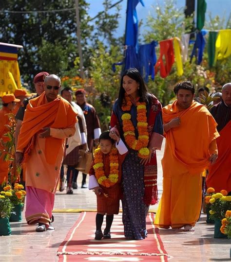 Hoàng Hậu Vạn Người Mê Của Bhutan Lộ Diện Sau Khi Hạ Sinh Công Chúa