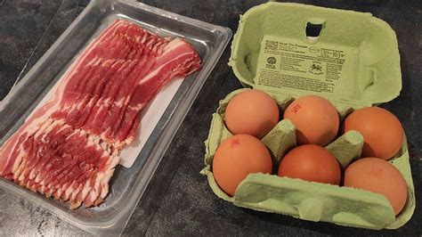 4 Ways To Cook Eggs And Bacon In The Same Pan From Sunny Side Up To