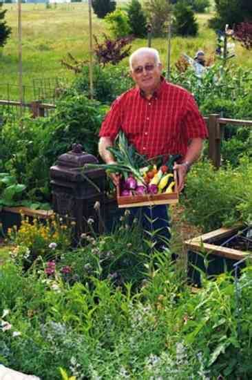 Using organic methods takes a bit more time, but it is also more lasting and better for the air, soil, and water. Build Better Garden Soil With Free Organic Fertilizers ...