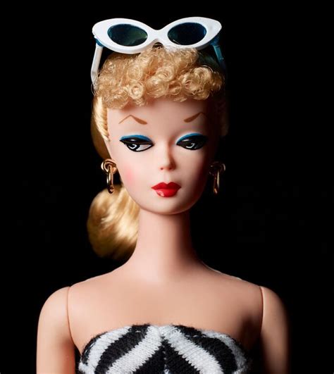 Primera Barbie Today In History The Barbie Doll Makes Its Debut