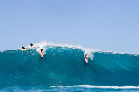 Update: Huge Swell Shakes Up Red Bull Magnitude Contest 