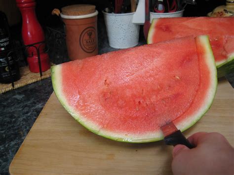 How To Slice A Watermelon Perfectly Mom 4 Real