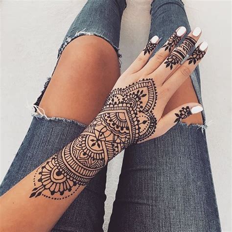 It has been primarily used in the middle east. P E R F E C T | Henna tattoo ideen, Henna tattoo vorlagen ...