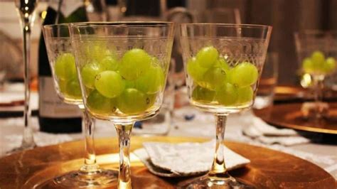 12 Grapes At Midnight Spains Great New Years Eve Tradition And