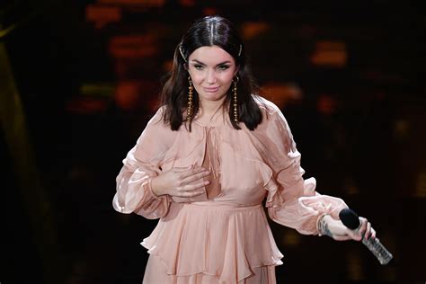 The granddaughter of motoring company founder ferruccio lamborghini exchanged vows with. Elettra Lamborghini senza reggiseno nella quarta serata di ...