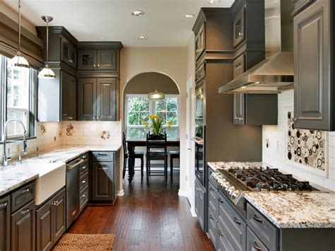 A dark kitchen will add formality, richness and depth to the room. DIY Painting Kitchen Cabinets Ideas + Pictures From HGTV ...