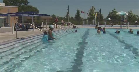 Day 2 Of Heatwave Families Swim At Elk Grove Aquatic Center To Cool Off Cbs Sacramento