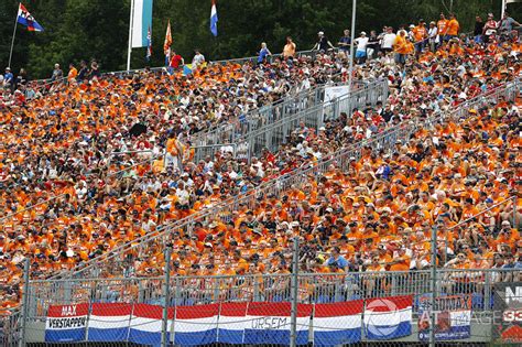 Voor de nederlander wordt het zijn eerste pole. Een tribune vol teleurgestelde fans van Max Verstappen ...