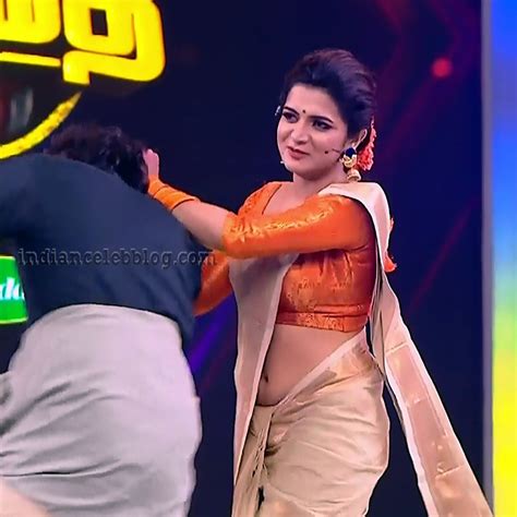 Divyadarshini Tamil Tv Anchor Hot Saree Navel Show