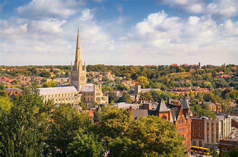 Norwich cathedral cathedral church of the holy and undivided trinity spire and south transept. Norwich - Your guide to this historic city full of discovery!