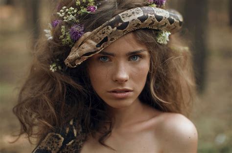 Ethereal Portraits With Wild Animals Women Daily Magazine