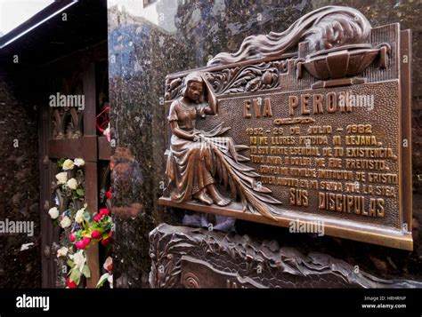 La Eva Perón Tumba En El Cementerio De La Recoleta Buenos Aires