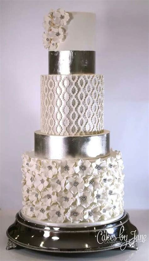 Southern Blue Celebrations: Silver Wedding Cake Ideas & Inspirations
