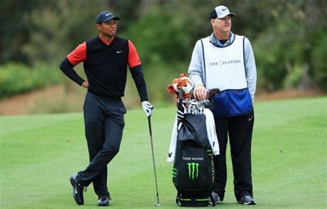 Which Golf Bag Does Tiger Woods Use Golfgetup