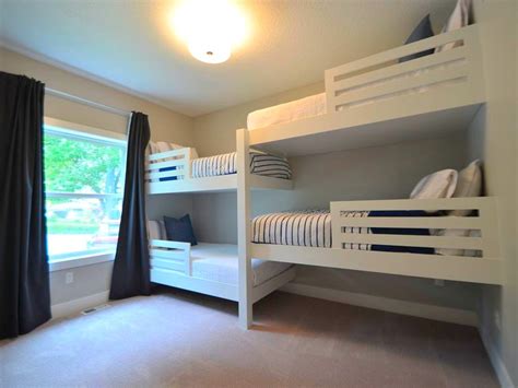 The next room is perfect for kids with two sets of bunk beds. Cabin Rental on Lake Red Rock, Iowa