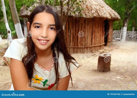 fille latine maya indienne mexicaine dans la jungle photo stock image du riviera jungle 19163146