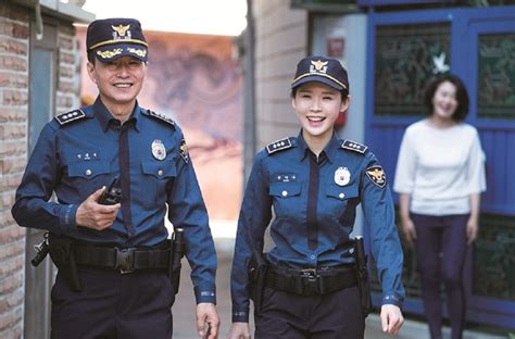 Rüyada Üniformalı Polis Görmek - Rüya Meali