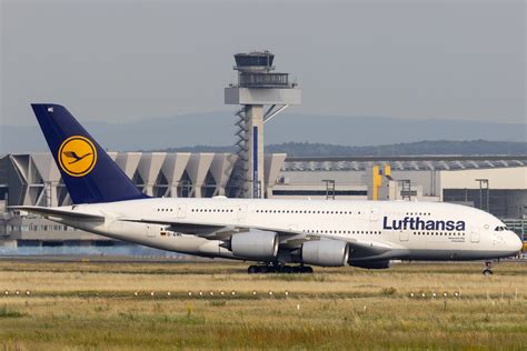 Lufthansa check in online with no baggage checked saves your long queues waiting time too. 43 Top Pictures Lufthansa Check In Wann - Lufthansa First ...