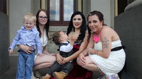 Teenage Mothers In Melbourne Find Alternative Classroom To Complete