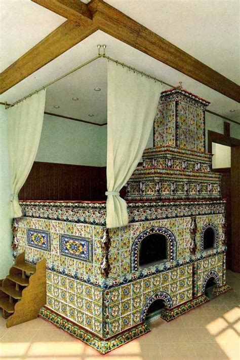 A Tile Covered Russian Stove With A Place For Sleeping On Its Top Дизайн камина Дом