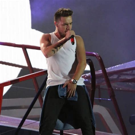 Liam Payne Insists He Is Not The Man In Leaked Gay Sex Photos Celebrity News Showbiz Tv