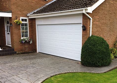 Hormann sectional garage door, Frodsham - Pennine Garage Doors