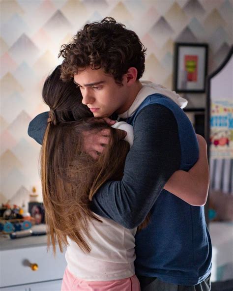 Olivia Rodrigo Joshua Bassett In ‘high School Musical Season 2 Trailer