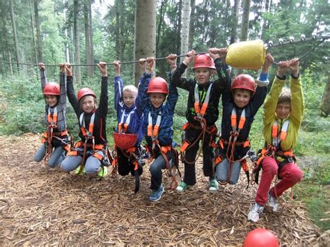 Die hirschgrund zipline im schwarzwald ist eine der längsten und höchsten in deutschland und auf jeden fall einen besuch wert, wenn man einen. Schiltach: Tiefflug durch Wald - Schramberg & Umgebung ...