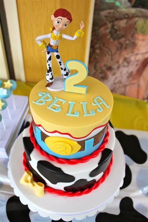 Jessie From Toy Story Bellas Jessie The Cowgirl Birthday Cake Created By Mio Cupcakes