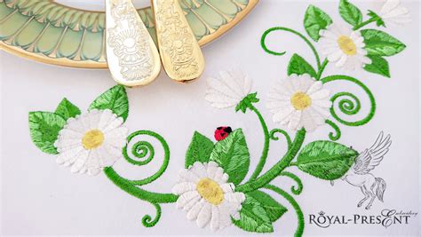 Daisies Corner Machine Embroidery Design 4 Sizes Royal Present