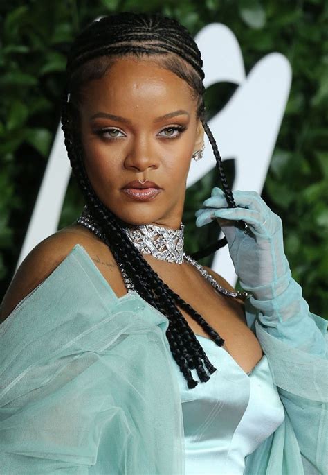 Rihanna Stuns In A Sexy Dress On The Red Carpet 42 Photos The