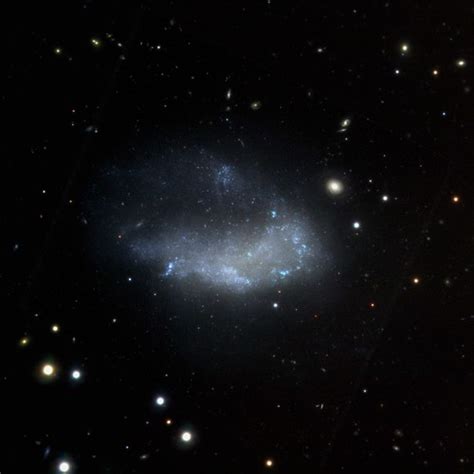 Ngc1427a Fornax Cluster Hst Vst Background Vst Telescop Flickr
