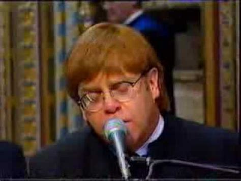 Sir elton john sings 'candle in the wind' at the john's relationship with the royal family began in the '70s, when he was invited for dinner at kensington palace by princess margaret, who was a huge fan. Princess Diana's Funeral Part 36: Elton John Replay - YouTube