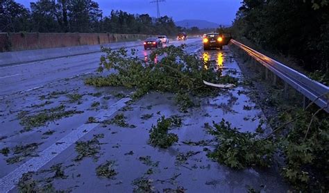 5 zulassungsstellen der stadt karlsruhe. Unwetter hinterlässt viele Spuren - Südwest - Badische Zeitung