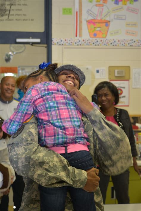 Soldier Surprises Daughter With Early Return From Deployment Article The United States Army