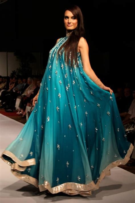 Pakistan hochzeitskleid, indische desi kleid partei tragen und eid kleid, bengalische und punjabi shalwar kameez brautkleid. Pin by Ela on Fashion - Traditional/Modern Women wear # ...