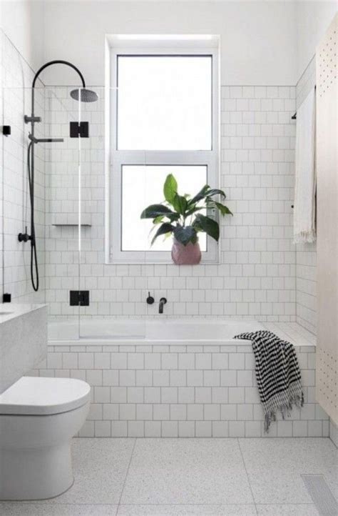 Whether it's a tiny powder room or a shower stall that's basically on top of the toilet (been there!), a small bathroom can make those morning and evening routines a lot less glamorous, and, more importantly, less efficient. 40+ Tiny Bathrooms with Bathtub Ideas | Small bathroom ...