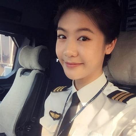 Nhan Sắc Vạn Người Mê Của Nữ Cơ Trưởng Cơ Phó Vietnam Airlines Tinmoi