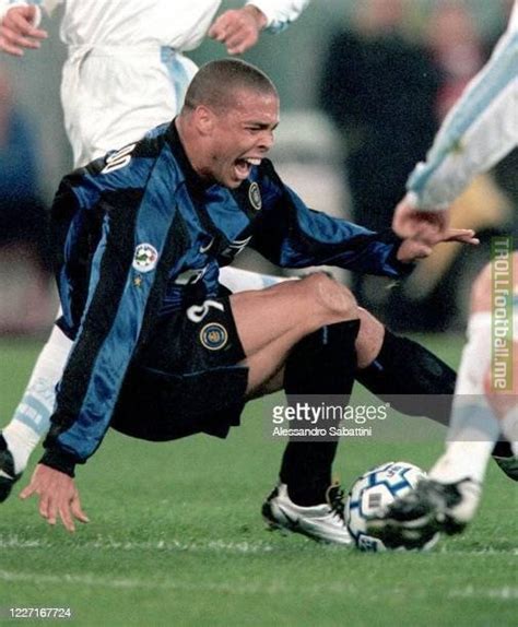 Ronaldos Gruesome 2000 Knee Injury His Football Therapist Called It
