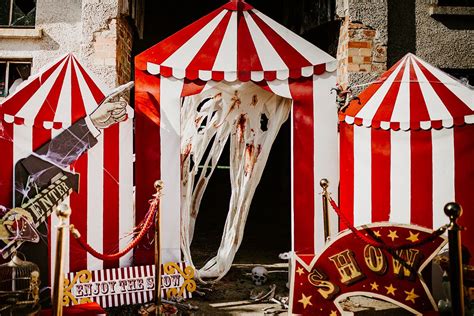 Red And White Circus Concertina Entrance Halloween Circus Circus