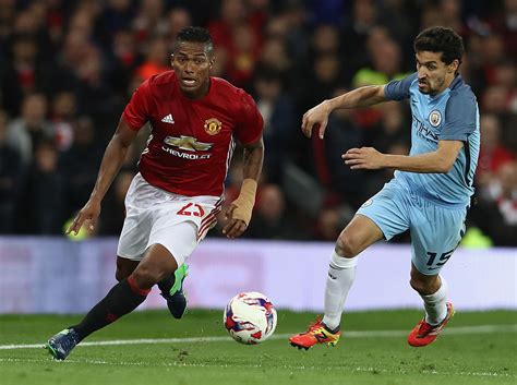 Luis antonio valencia mosquera, known as antonio valencia (spanish pronunciation: Manchester United injury news: Antonio Valencia gives ...