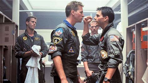 As maverick is haunted by his father's mysterious death, will he be able to suppress his wild nature to win both the prestigious top gun trophy and the girl? Inilah 10 Rekomendasi Film Tentang Tentara yang Seru