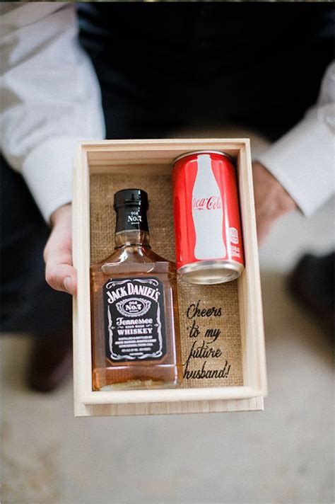 Wedding party 20 best man gifts for the groom you can buy right now. Handmade Fall Wedding Ideas | Gifts for wedding party ...